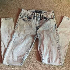 light wash jeans